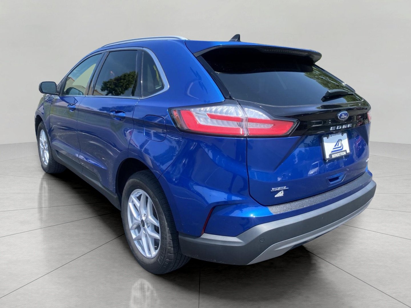 Certified 2024 Ford Edge SEL w/ Convenience Package AWD/4WD image 13