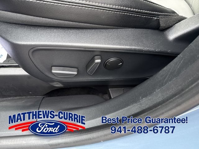 Certified 2025 Ford Escape Platinum w/ Premium Technology Package AWD/4WD image 10