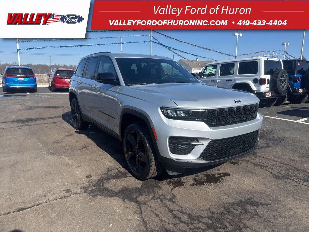 Used 2024 Jeep Grand Cherokee Altitude video 1