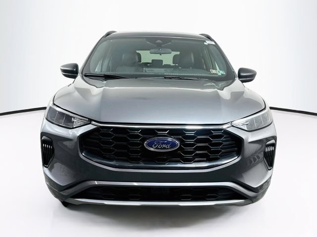 Certified 2023 Ford Escape ST-Line w/ Tech Pack #1 AWD/4WD image 2