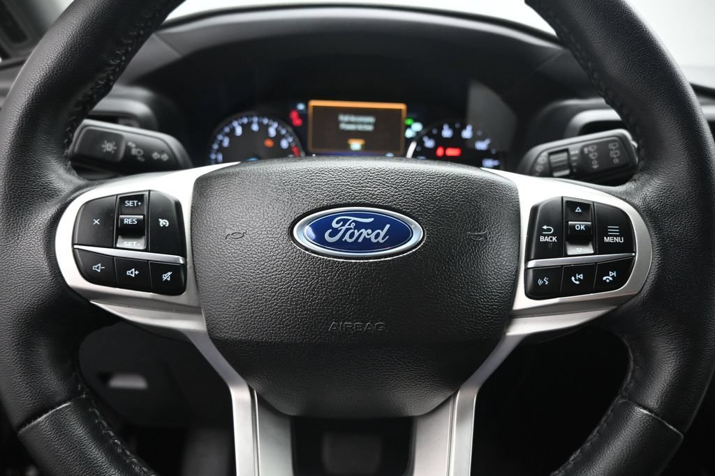 Certified 2023 Ford Explorer XLT RWD image 12