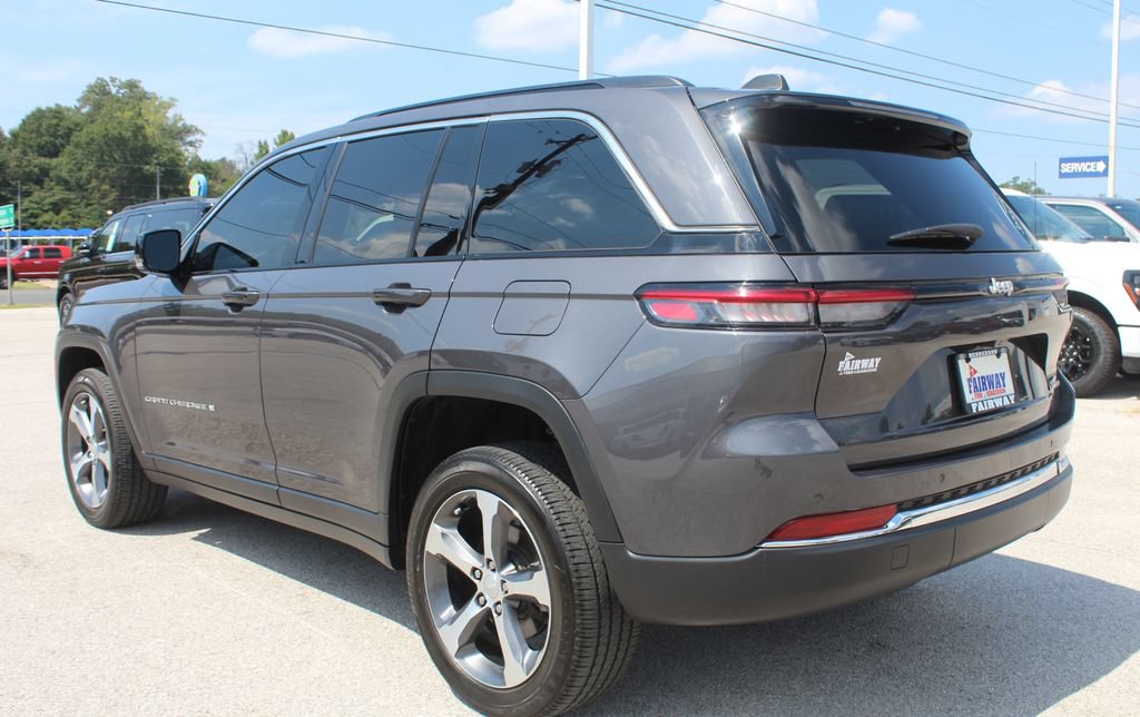 Used 2024 Jeep Grand Cherokee Limited RWD image 8