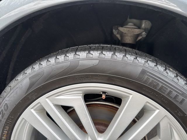 Used 2018 Audi Q5 2.0T w/ Premium Plus Package image 12