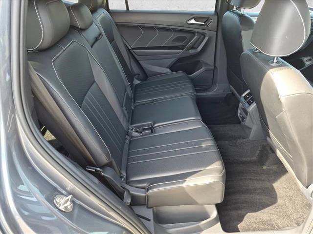 Used 2022 Volkswagen Tiguan SE R-Line AWD/4WD image 22