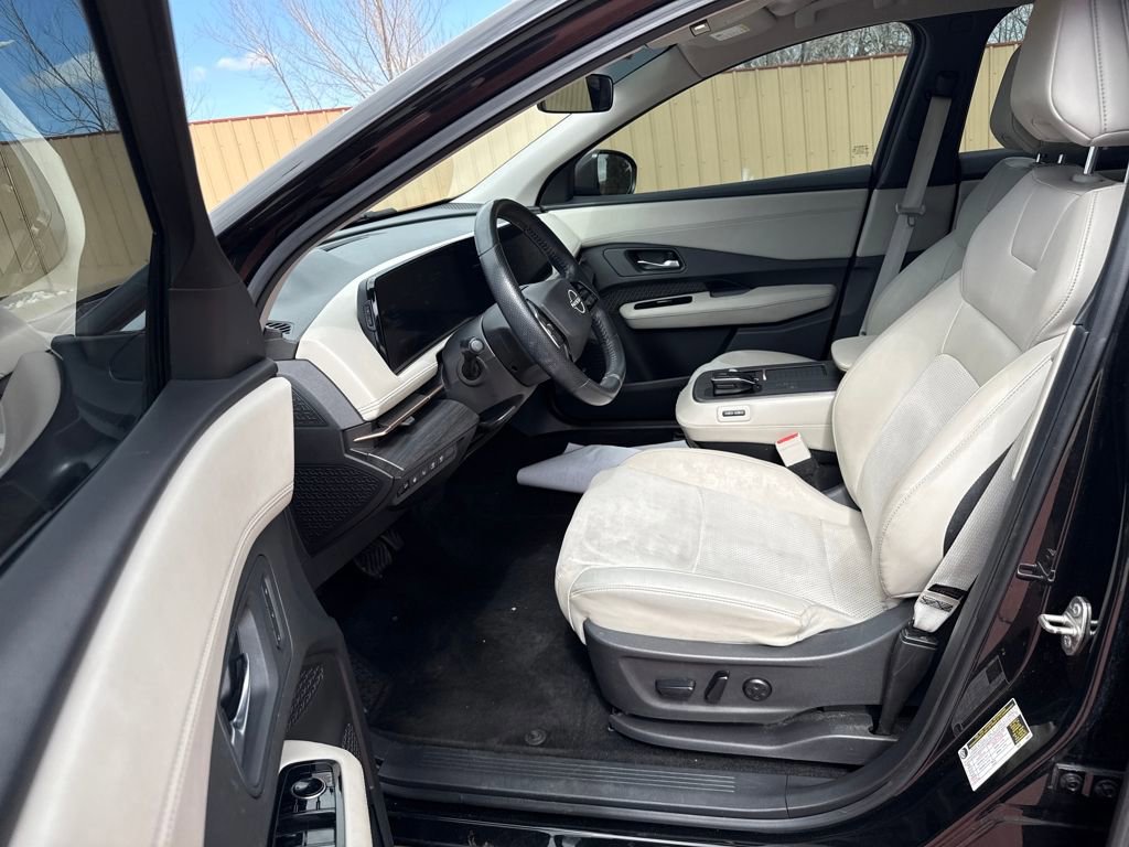 Used 2023 Nissan Ariya FWD image 11