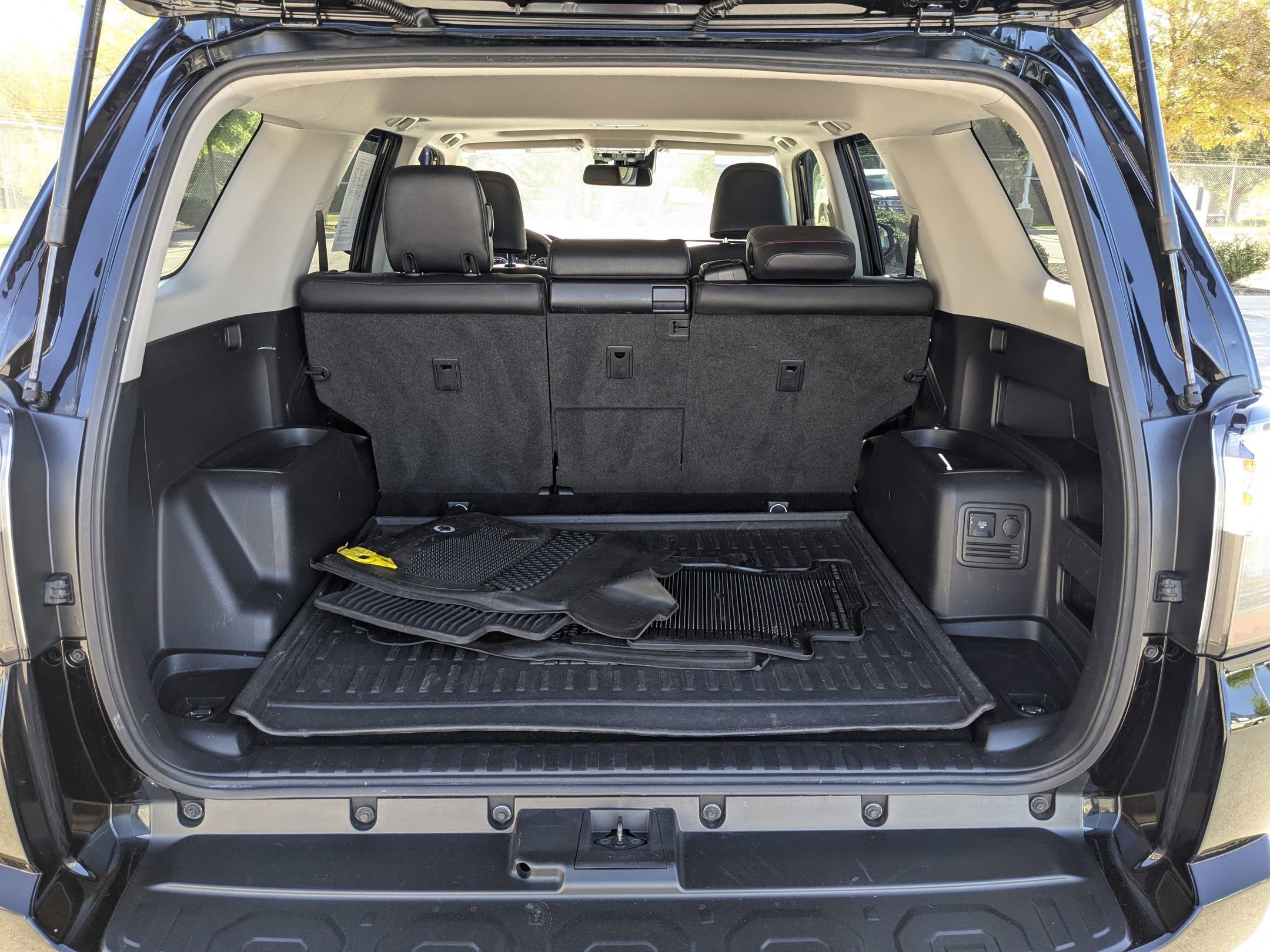 Used 2021 Toyota 4Runner Venture w/ Moonroof Package image 33