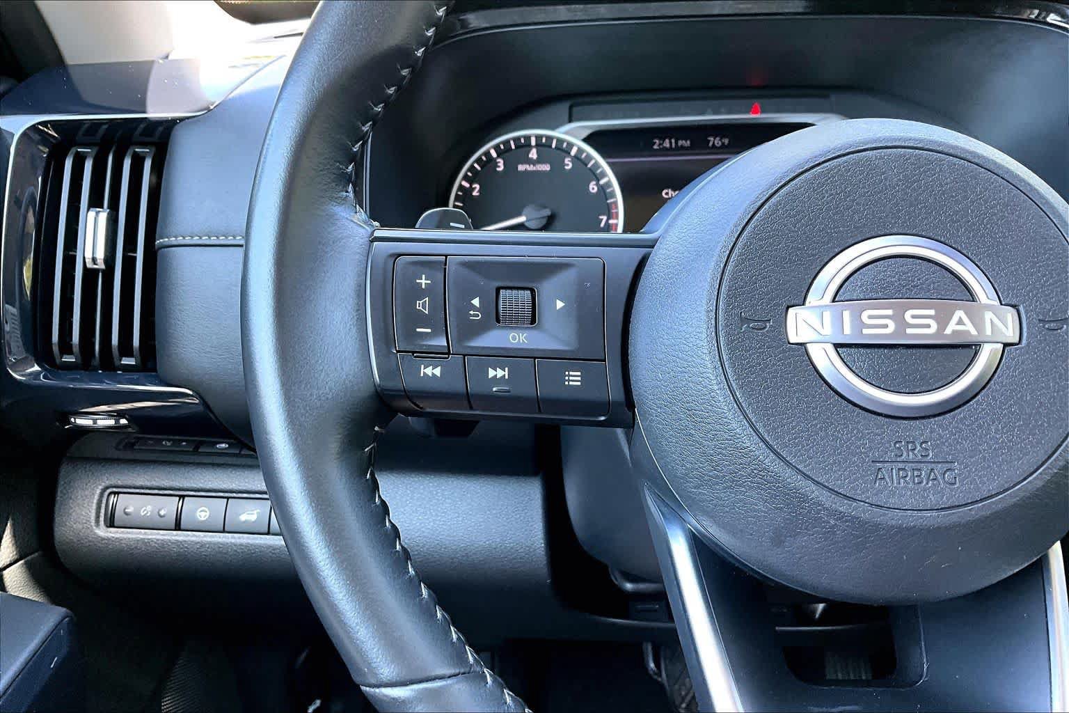 Used 2025 Nissan Pathfinder SV AWD/4WD image 24