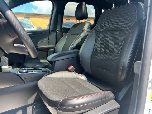 Certified 2024 Ford Escape ST-Line w/ Tech Pack #1 AWD/4WD image 19
