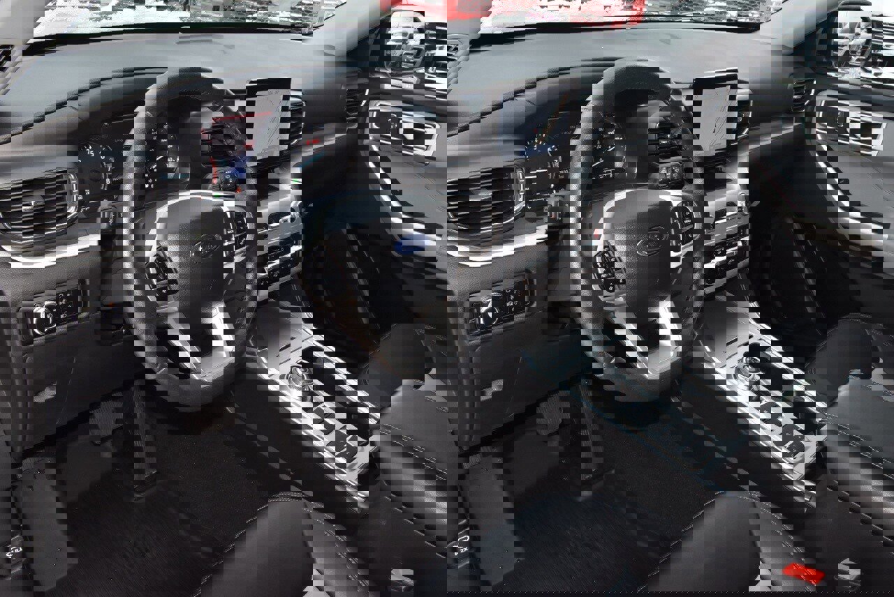 Certified 2023 Ford Explorer XLT w/ Equipment Group 202A image 33