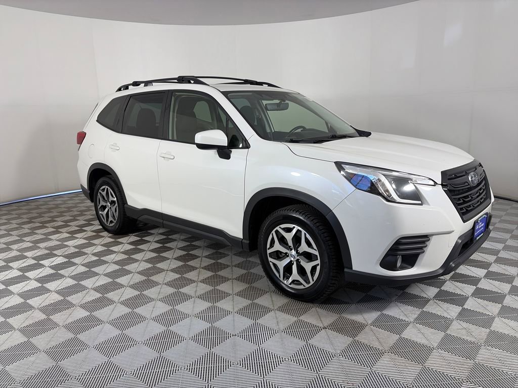 Used 2023 Subaru Forester Premium AWD/4WD image 1