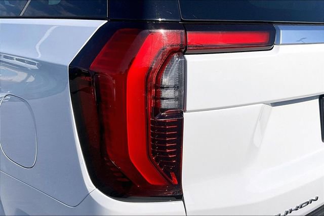 Used 2025 GMC Yukon XL Denali AWD/4WD image 31