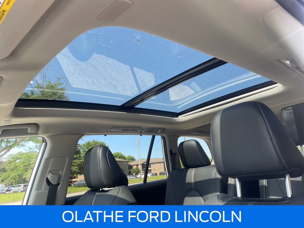 Used 2025 Toyota Grand Highlander AWD image 19