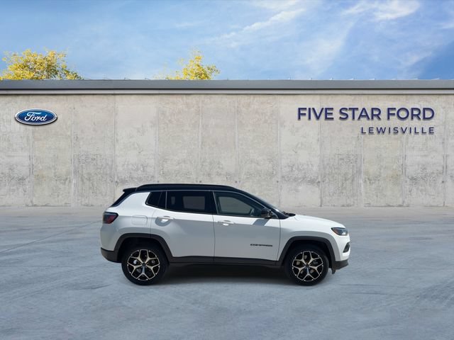 Used 2025 Jeep Compass Limited AWD/4WD image 9