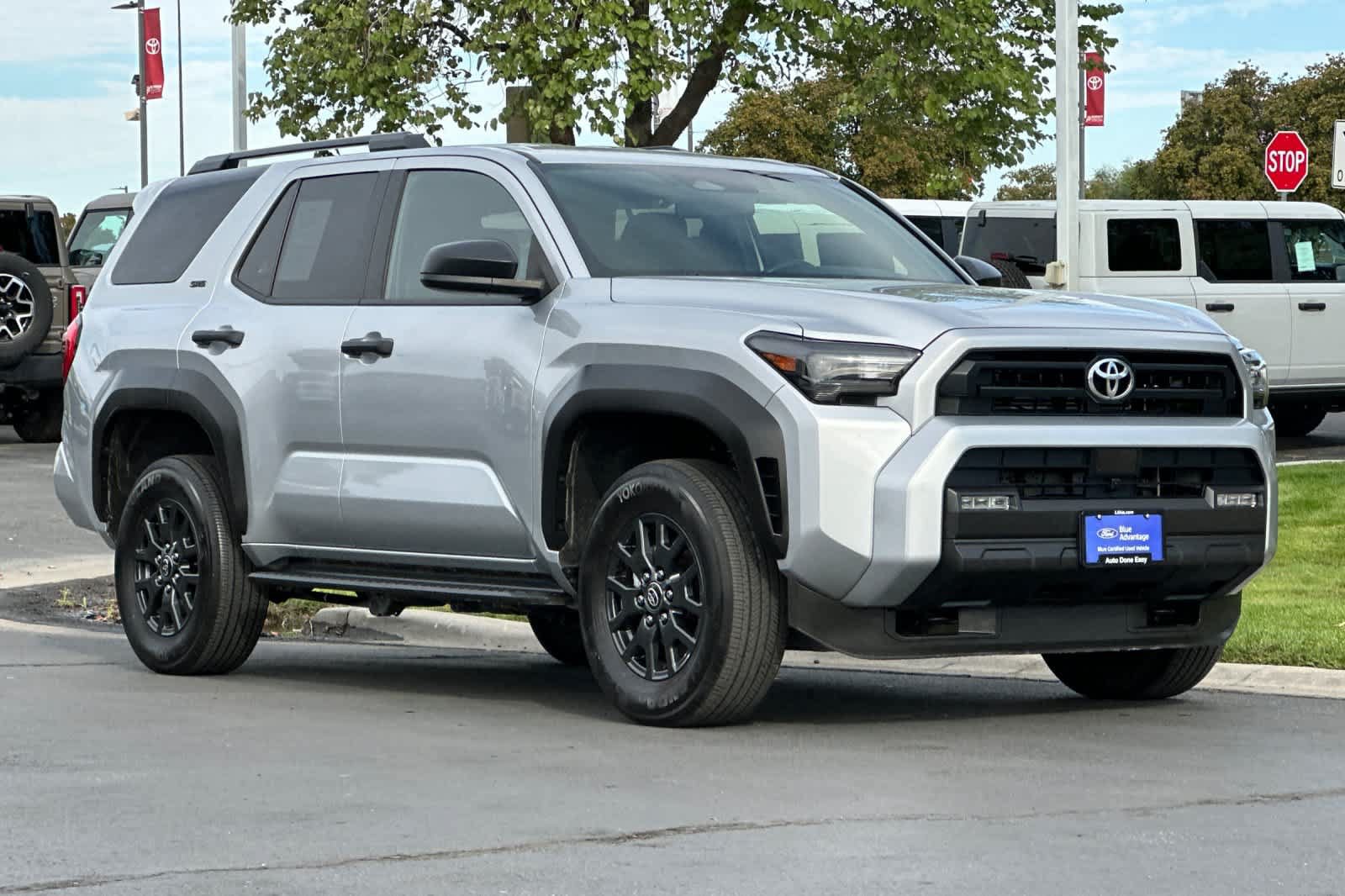 Used 2025 Toyota 4Runner SR5 AWD/4WD image 9