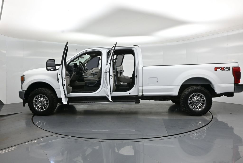 Certified 2022 Ford F250 XLT w/ XLT Premium Package AWD/4WD image 32