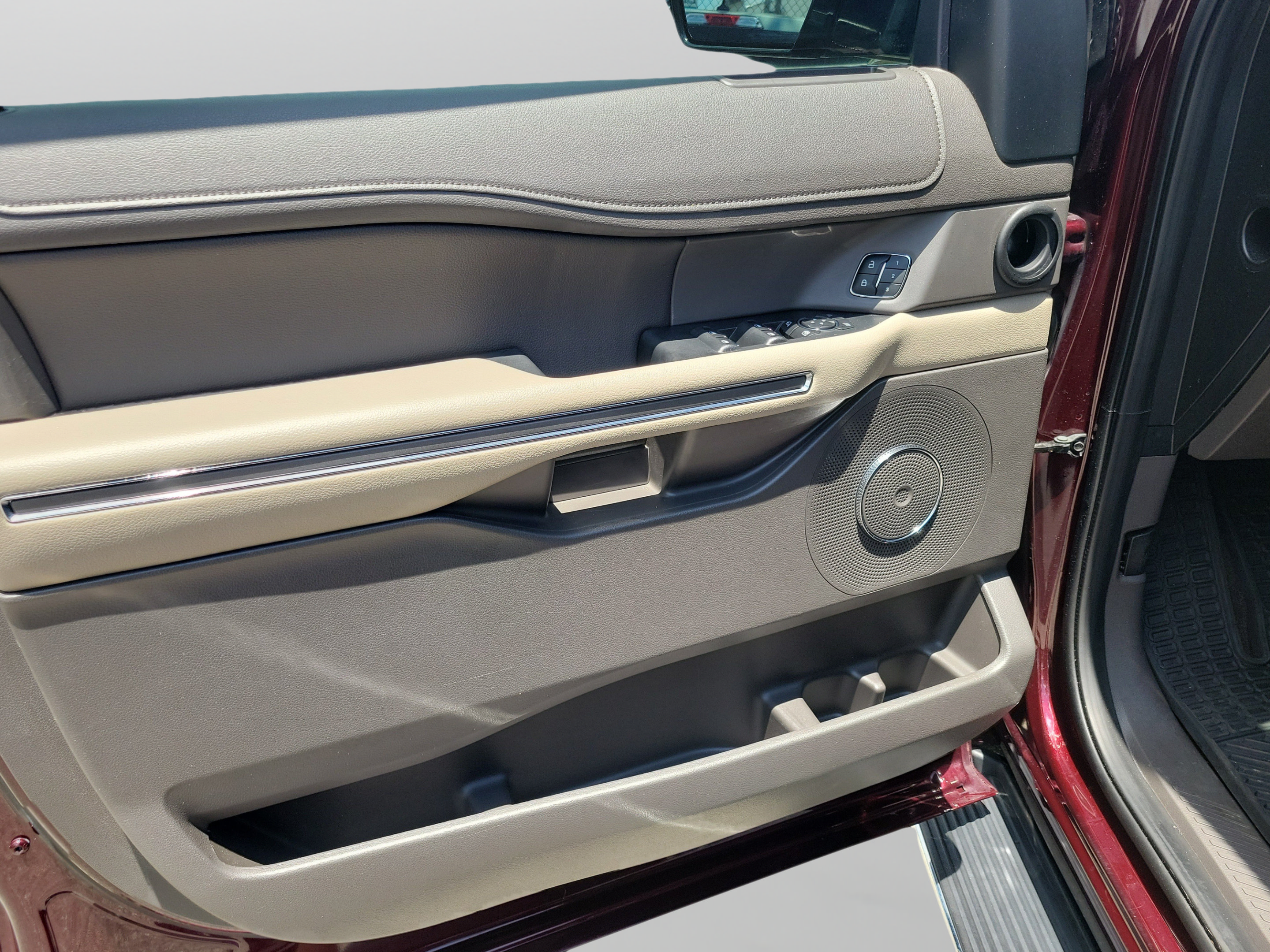 Certified 2020 Ford Expedition XLT w/ Equipment Group 202A RWD image 14