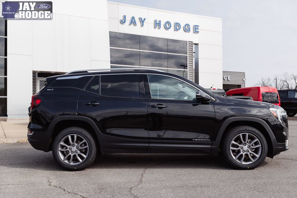 Used 2024 GMC Terrain SLT image 47