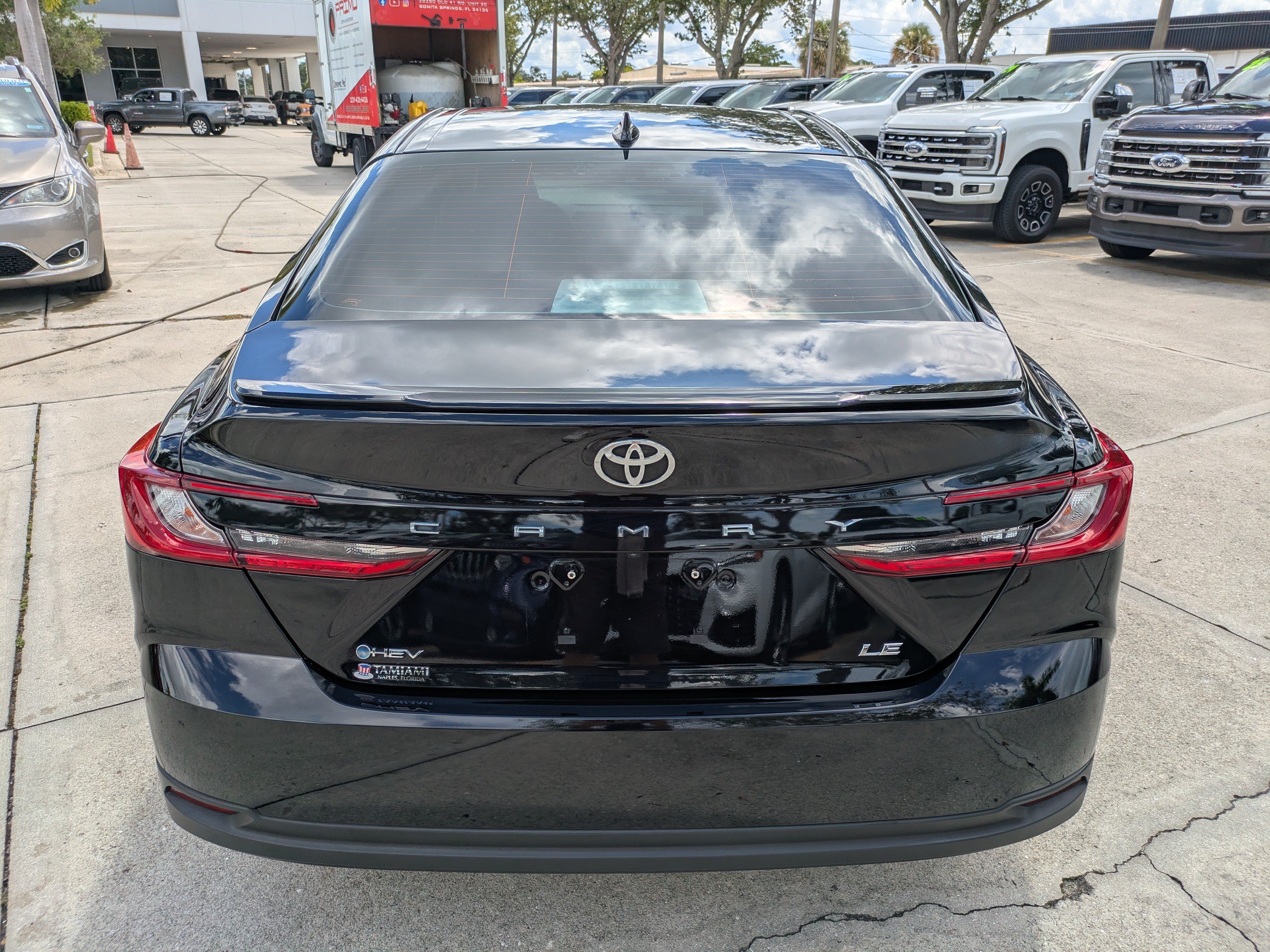 Used 2025 Toyota Camry LE w/ Convenience Package FWD image 5