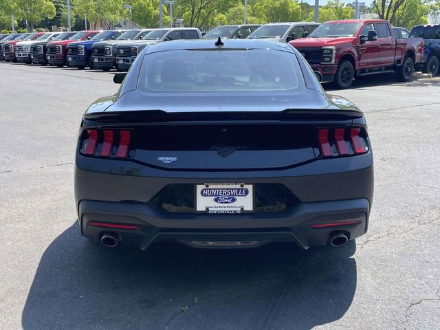 Certified 2024 Ford Mustang Coupe RWD image 5