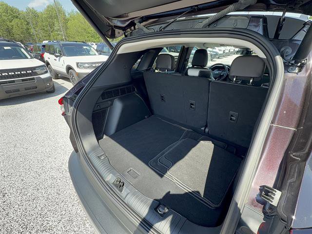 Certified 2023 Ford Escape Platinum w/ Premium Technology Package AWD/4WD image 5