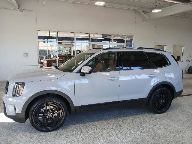 Used 2024 Kia Telluride SX Prestige X-Line image 2