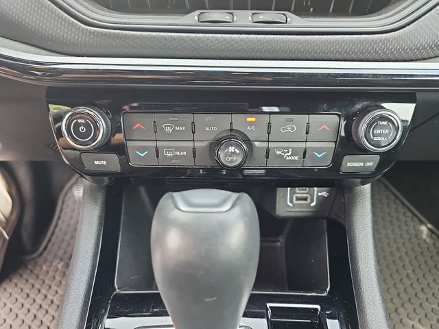 Used 2025 Jeep Compass Trailhawk AWD/4WD image 27
