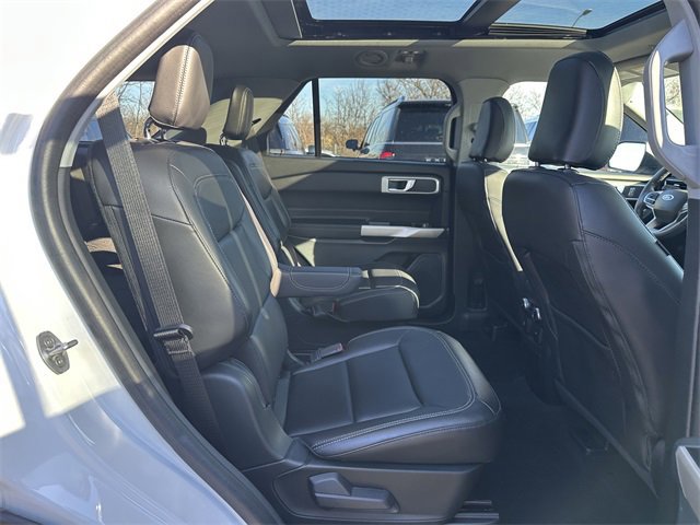 Certified 2022 Ford Explorer XLT w/ Equipment Group 202A image 37