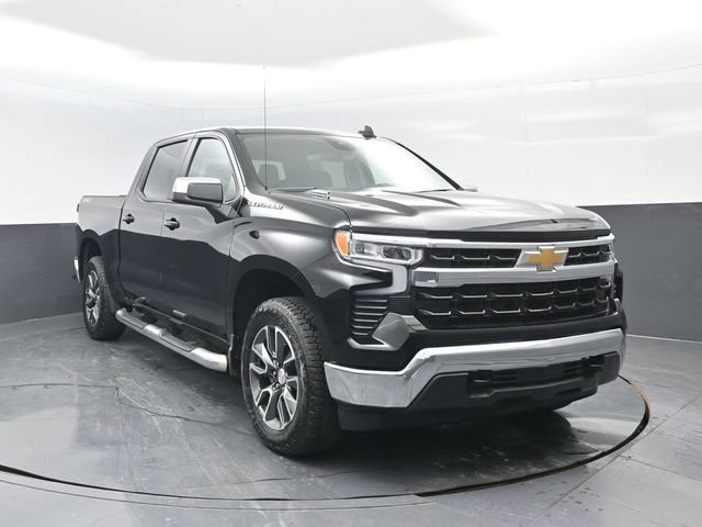 Used 2024 Chevrolet Silverado 1500 LT AWD/4WD image 2