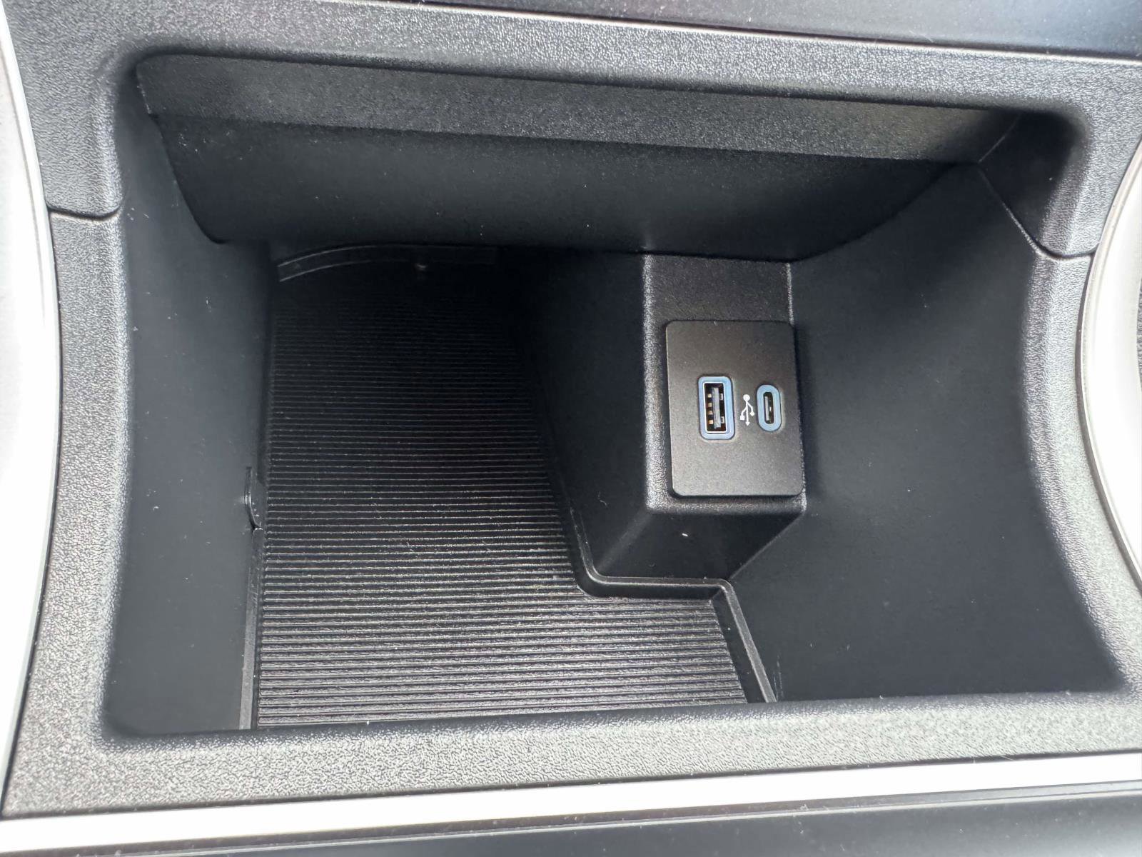 Certified 2024 Ford Edge SE image 41