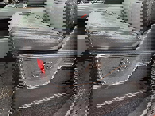 Certified 2021 Ford F150 Lariat w/ Equipment Group 502A High image 26