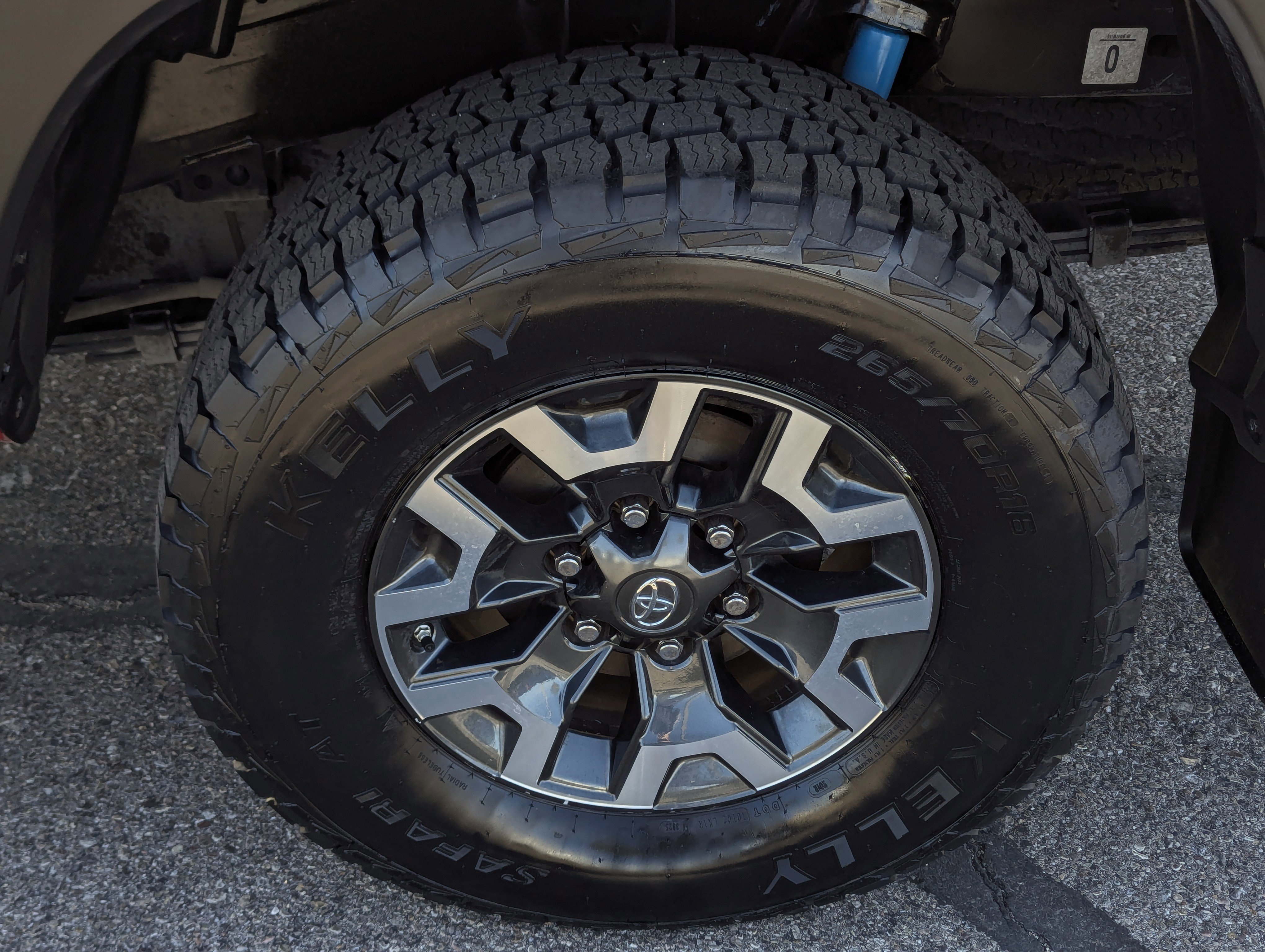 Used 2017 Toyota Tacoma TRD Off-Road w/ Tow Package image 7