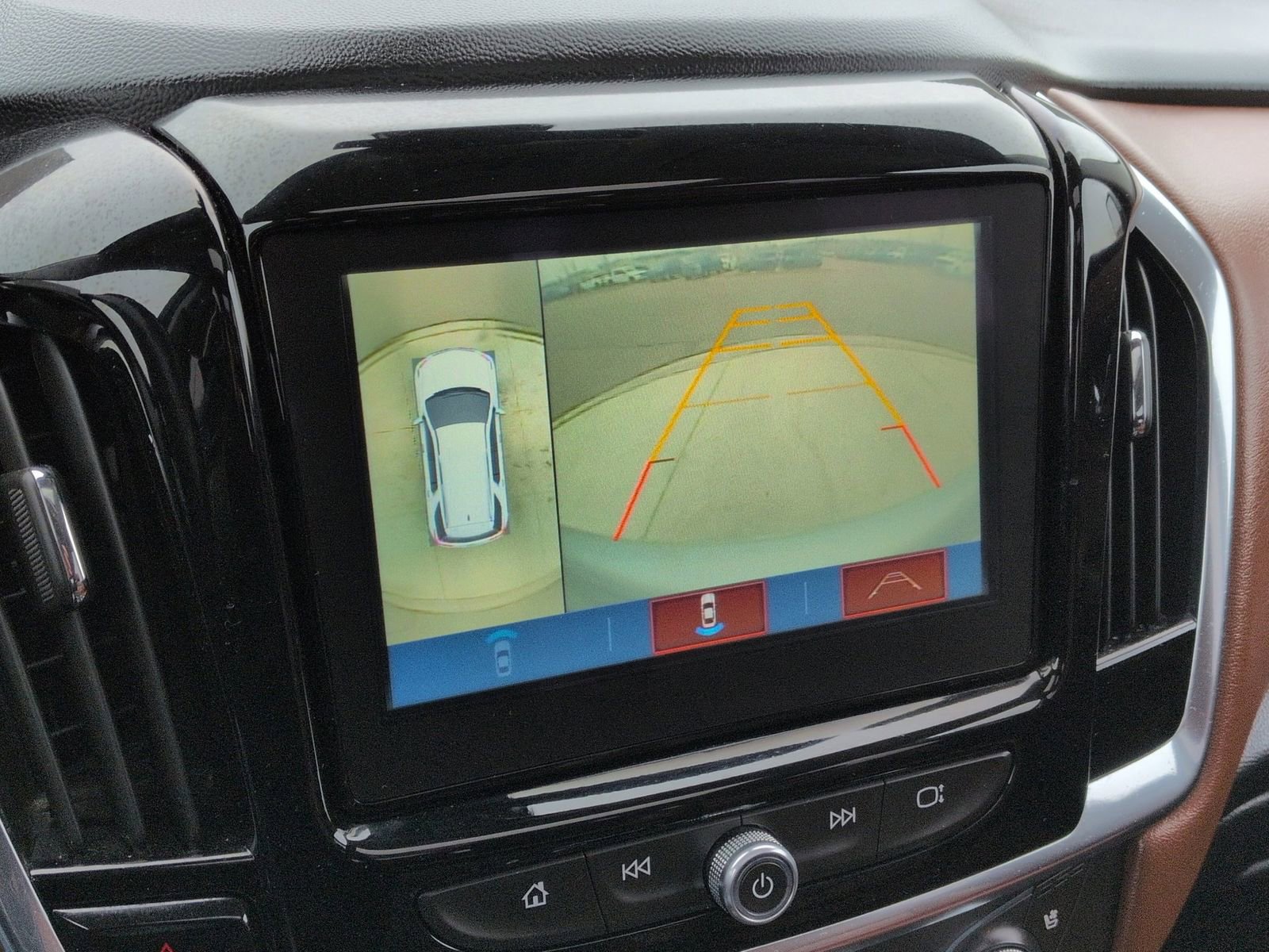 Used 2018 Chevrolet Traverse High Country w/ LPO, Floor Liner Package AWD/4WD image 34