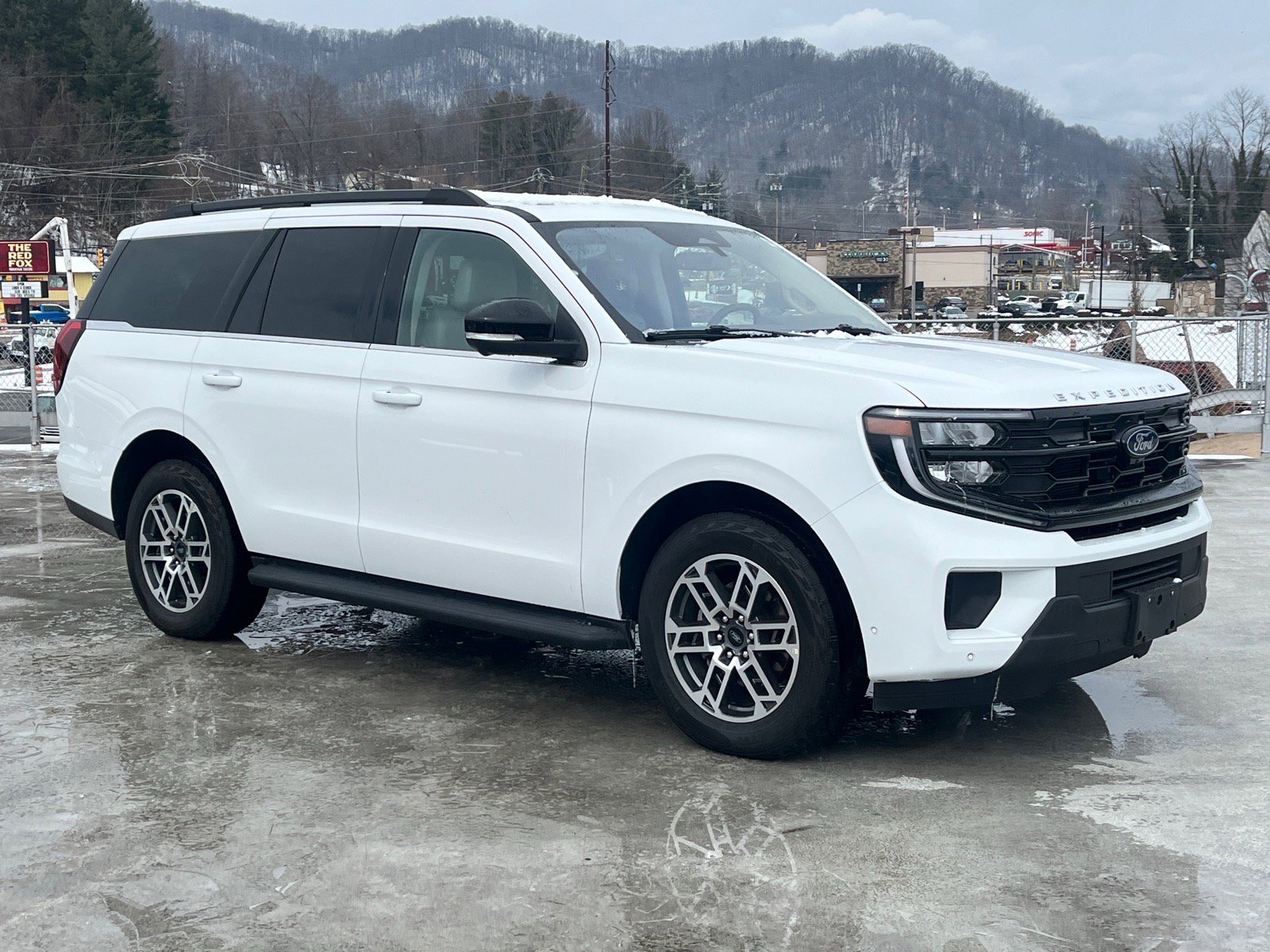 Certified 2025 Ford Expedition Active