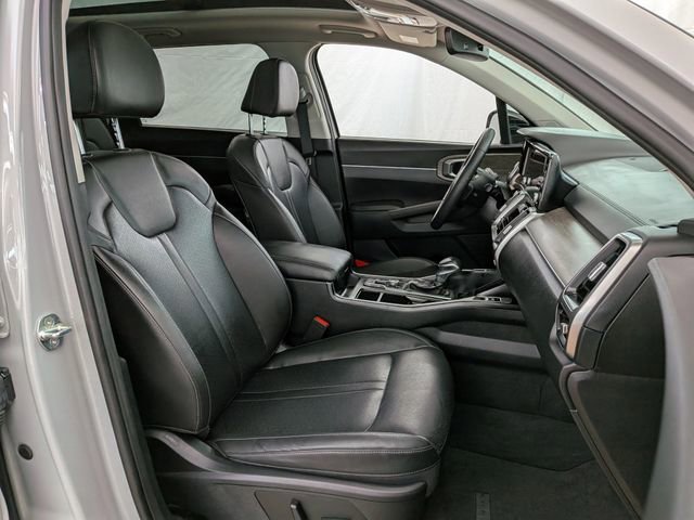 Used 2023 Kia Sorento EX w/ Panoramic Sunroof Package image 23