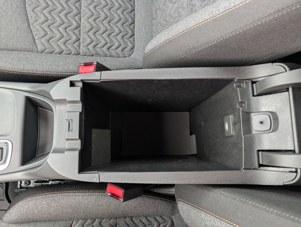 Used 2024 Chevrolet Equinox LT w/ LPO, Floor Liner Package FWD image 16