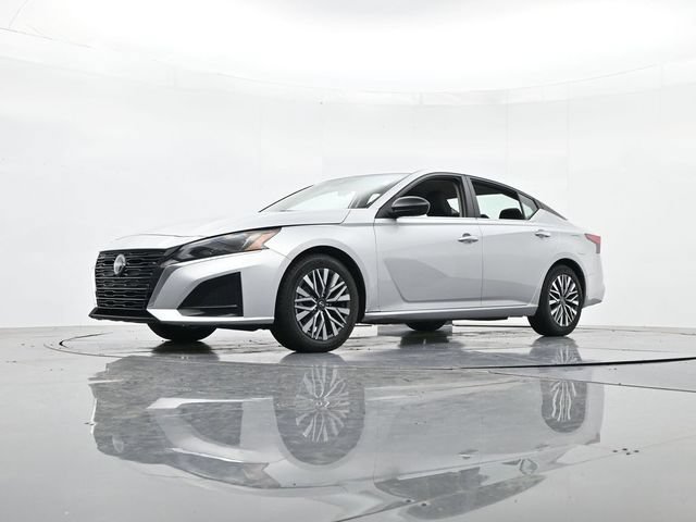 Used 2024 Nissan Altima 2.5 SV FWD image 36