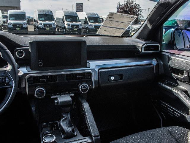 Used 2025 Toyota 4Runner SR5 AWD/4WD image 11