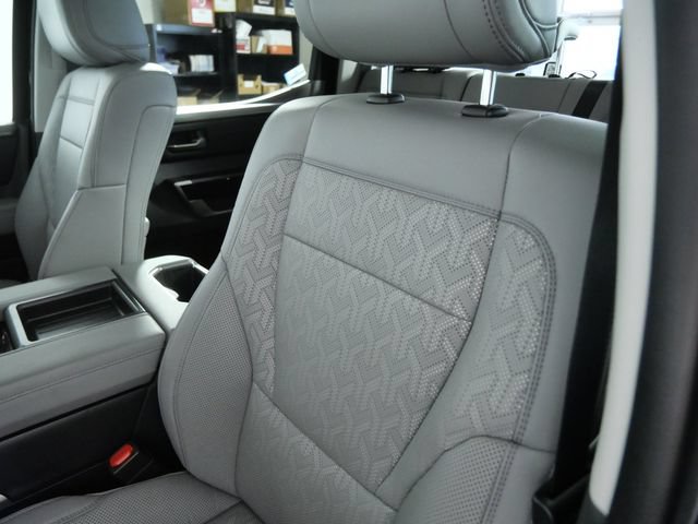 Used 2024 Toyota Tundra Limited AWD/4WD image 19