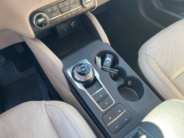 Certified 2020 Ford Escape Titanium AWD/4WD image 31