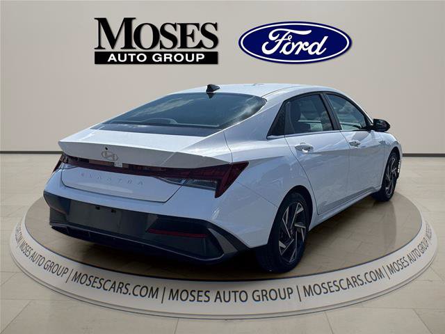 Used 2025 Hyundai Elantra SEL FWD image 12