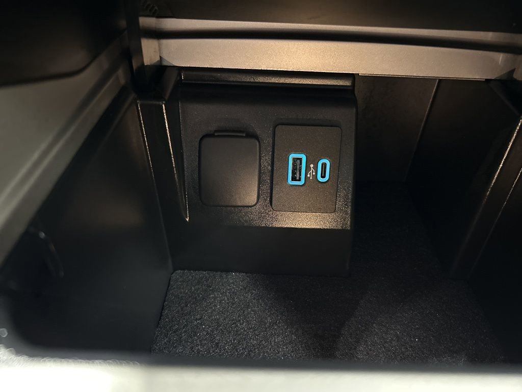 Certified 2023 Ford Explorer Limited w/ Equipment Group 301A image 26