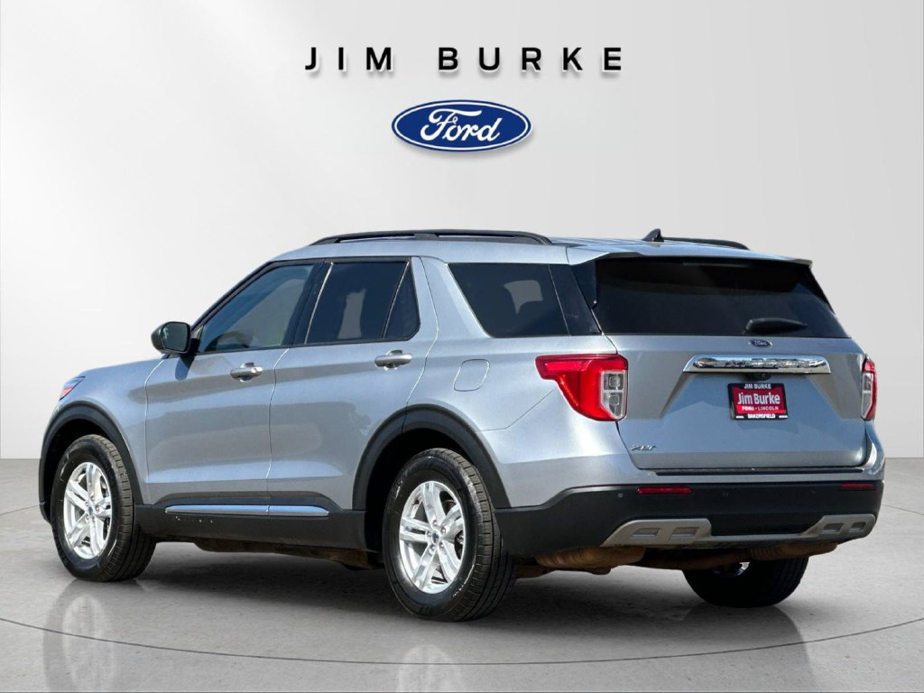 Certified 2023 Ford Explorer XLT w/ Equipment Group 202A RWD image 3