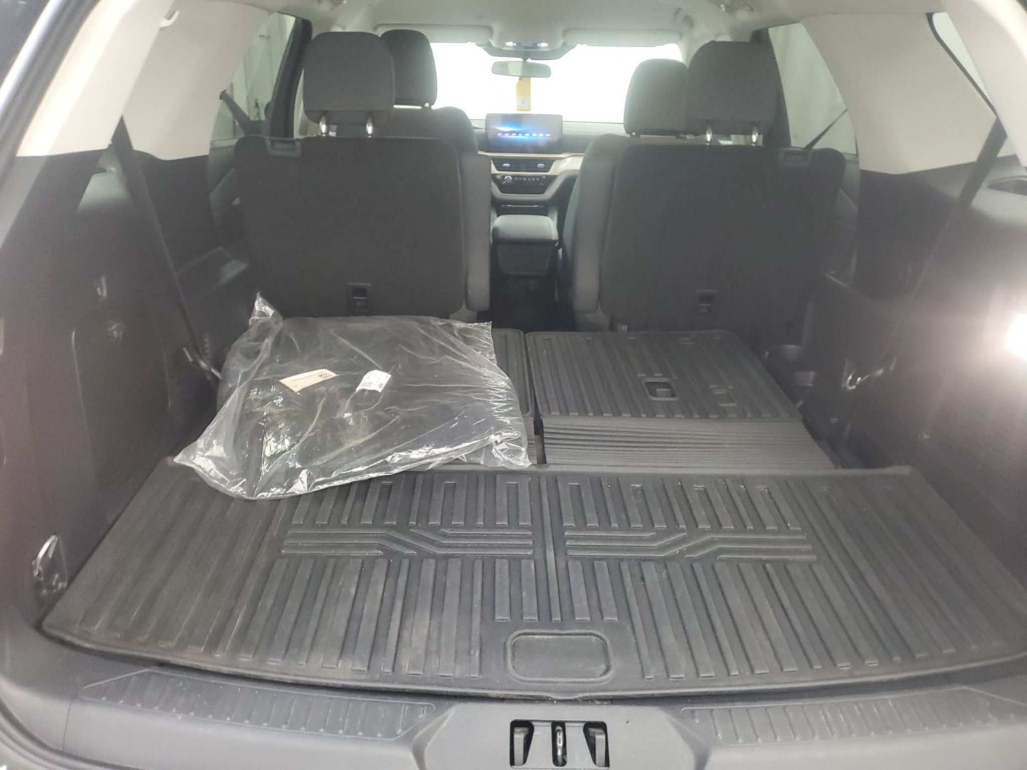 Certified 2025 Ford Explorer Active AWD/4WD image 9