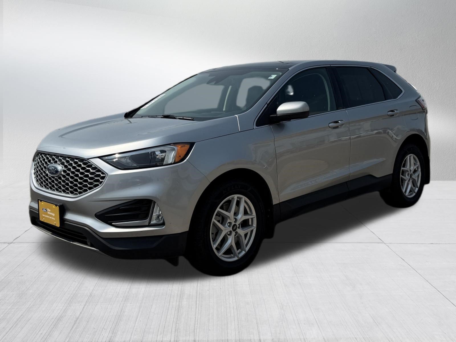 Certified 2024 Ford Edge SEL w/ Convenience Package AWD/4WD image 3