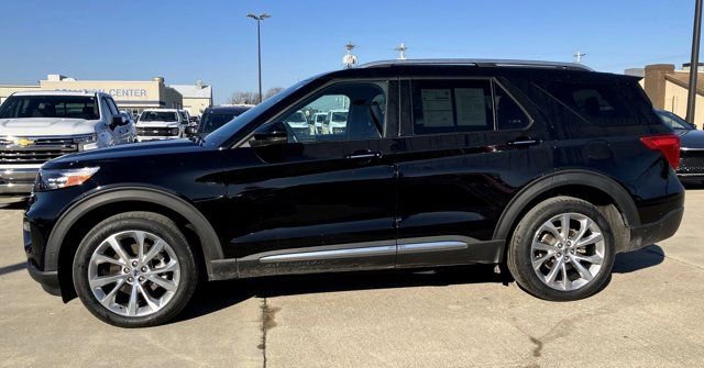 Certified 2021 Ford Explorer Platinum w/ Equipment Group 601A image 3