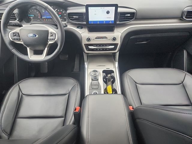 Certified 2023 Ford Explorer XLT w/ Equipment Group 202A AWD/4WD image 8