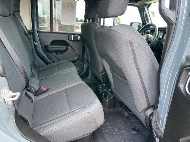 Used 2024 Jeep Gladiator Sport AWD/4WD image 16