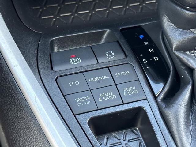 Used 2025 Toyota RAV4 XLE AWD/4WD image 23