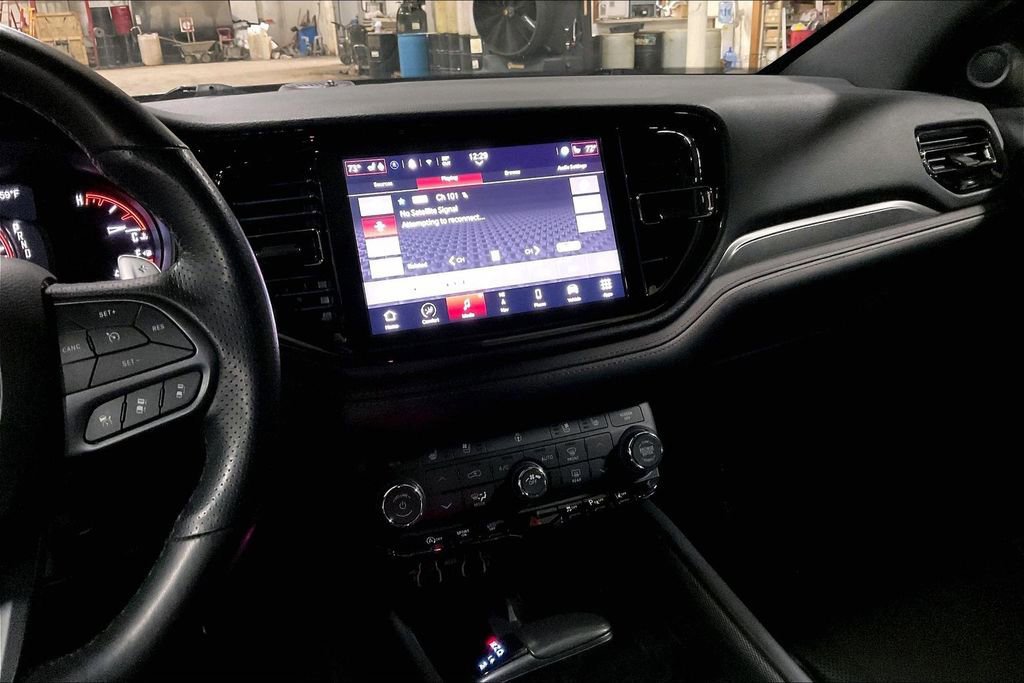 Used 2025 Dodge Durango GT AWD/4WD image 8