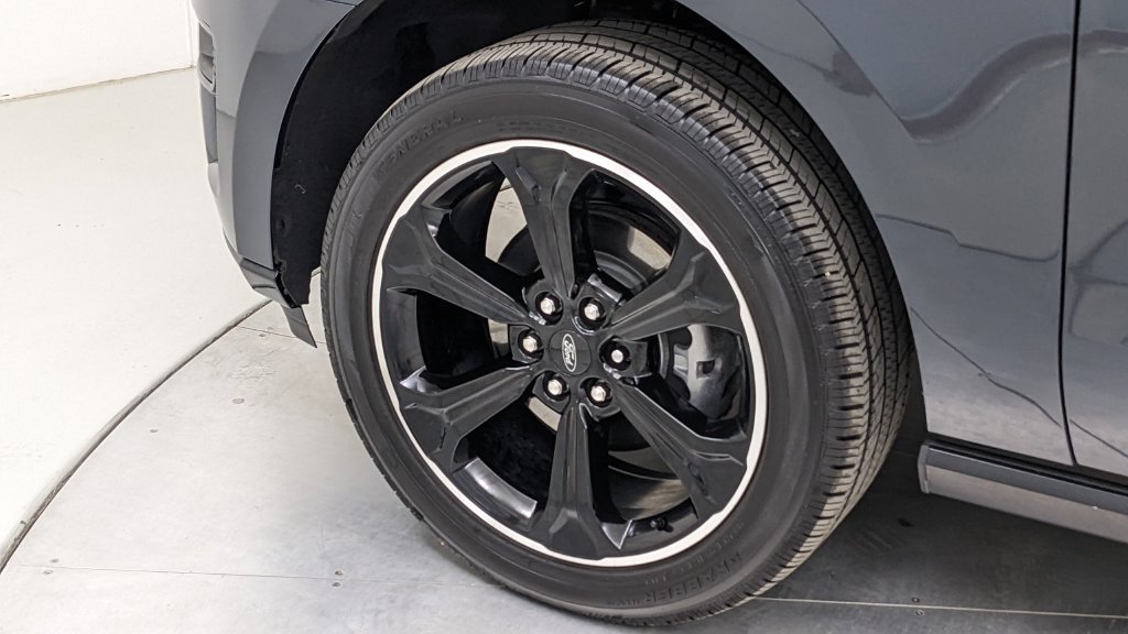 Certified 2024 Ford Expedition Limited AWD/4WD image 5